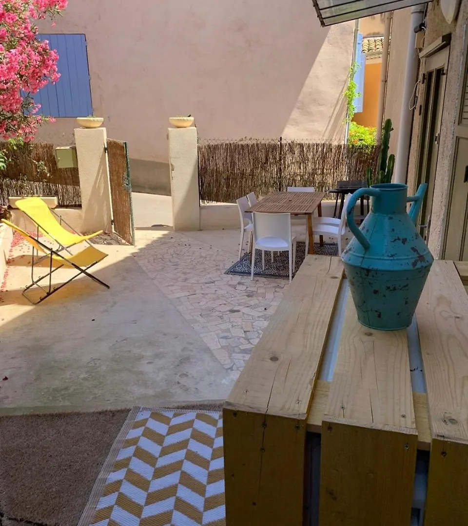 Maison La Belle De Cadenet Proche Lourmarin Holiday home